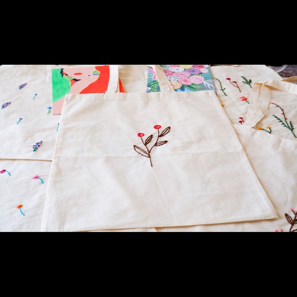 Minimalistic boho shopping bag, hand embroidered tote bag, eco friendly tote bag - Picture 2 of 5